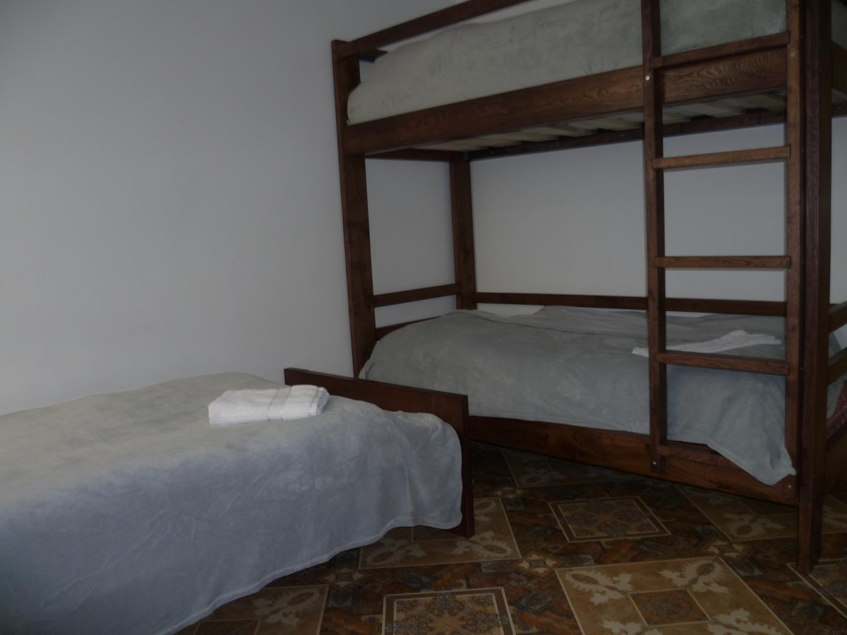 Home Hotel Kamjanets-Podilsky Buitenkant foto