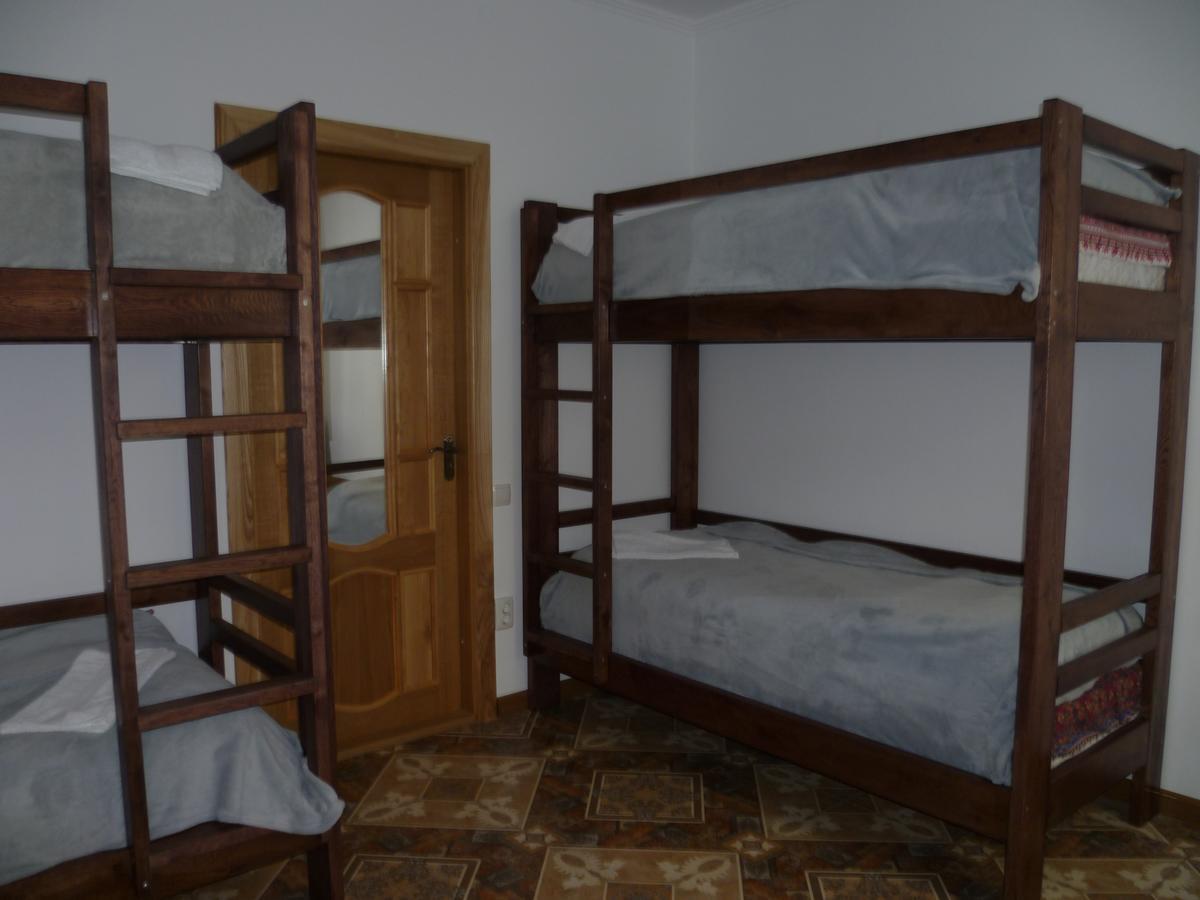 Home Hotel Kamjanets-Podilsky Buitenkant foto