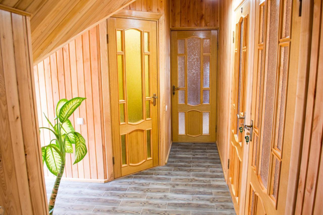 Home Hotel Kamjanets-Podilsky Buitenkant foto
